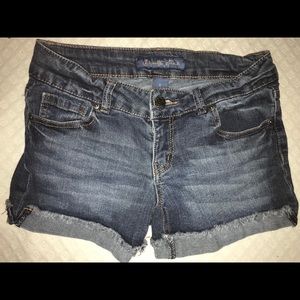 Size 5 Brand New Blue “Celebrity Pink” Jean Shorts